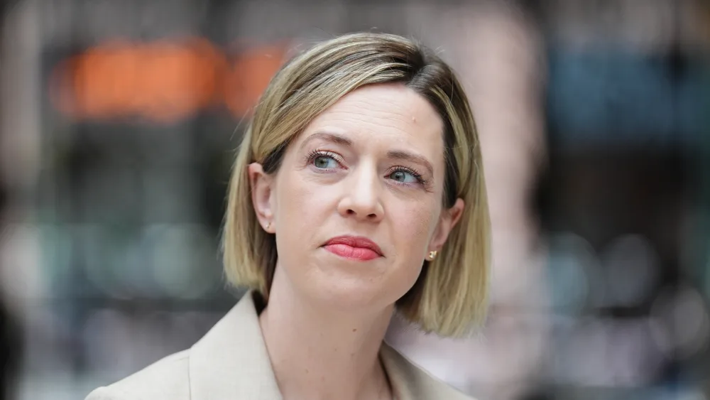Jenny Gilruth visits Union Street fire site