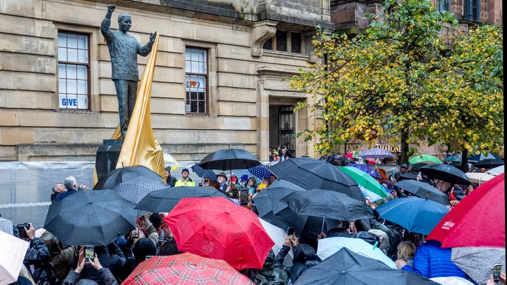 Nelson Mandela statue